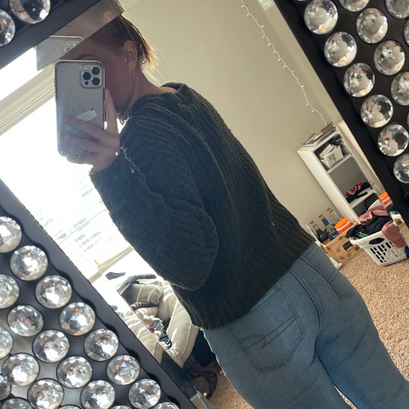 american eagle cropped sweater - Picture 2 of 4